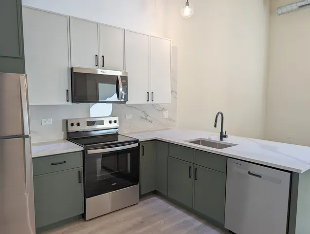 $4,299 | 1453 Maple Avenue, Unit 205, Evanston, IL 60201