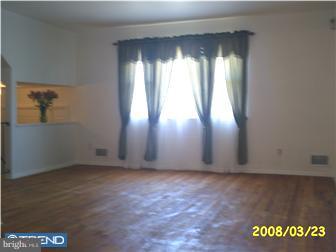 277 George Dye Road Hamilton, NJ 08690 - Photo 2 of 10 Living Room