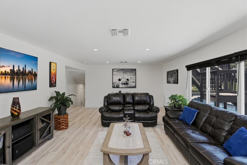 8318 La Senda Road Rancho Cucamonga, CA 91701 - Photo 23 of 68