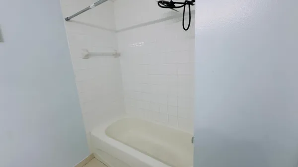 $2,000 | 3481 Briar Bay Boulevard, Unit 201, West Palm Beach, FL 33411