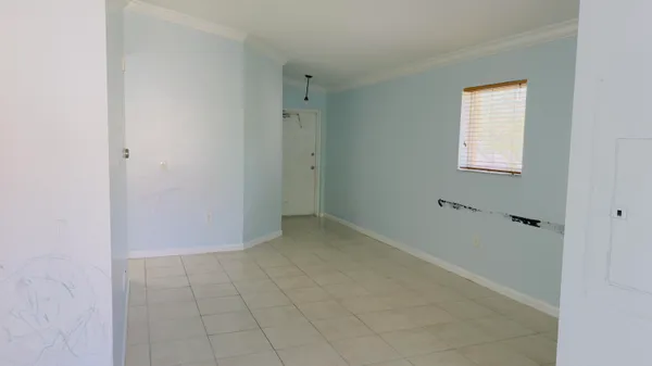 $2,000 | 3481 Briar Bay Boulevard, Unit 201, West Palm Beach, FL 33411