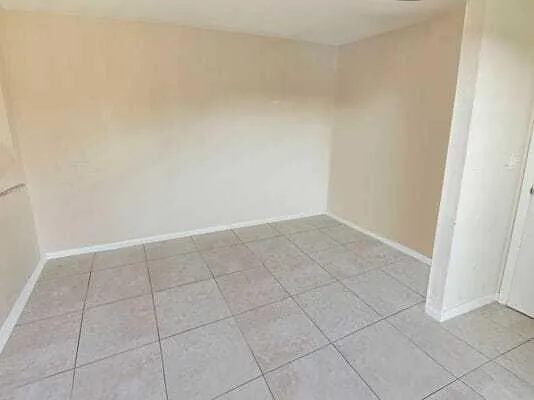 $300,000 | 2168 White Pine Circle, Unit D, Greenacres, FL 33415