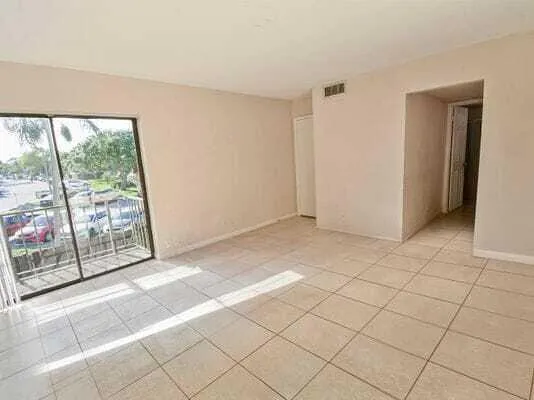 $300,000 | 2168 White Pine Circle, Unit D, Greenacres, FL 33415