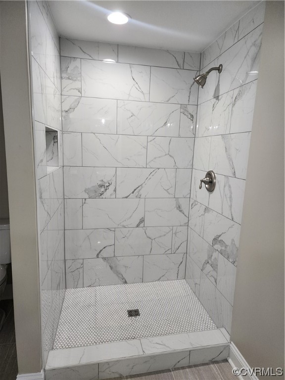 2813 Parkdale Road North Chesterfield, VA 23234 - Photo 24 of 36 a bathroom with a bathtub and shower