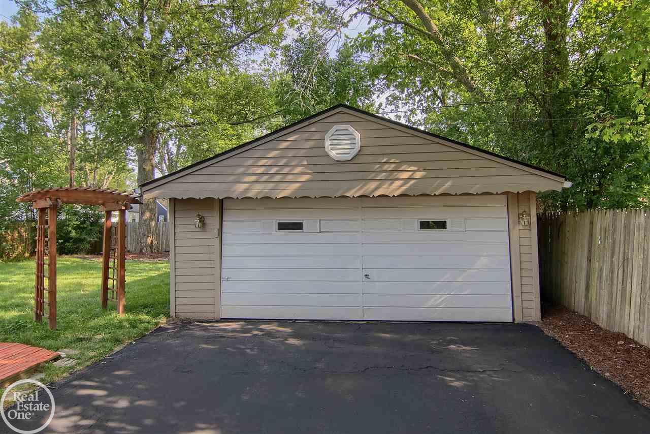 4212 West Webster Road Royal Oak, MI 48073 - Photo 11 of 32 31389649-10.JPG