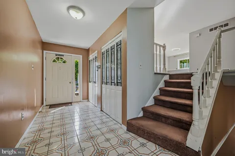 $390,000 | 34 Robert Oakes Drive, Newark, DE 19713
