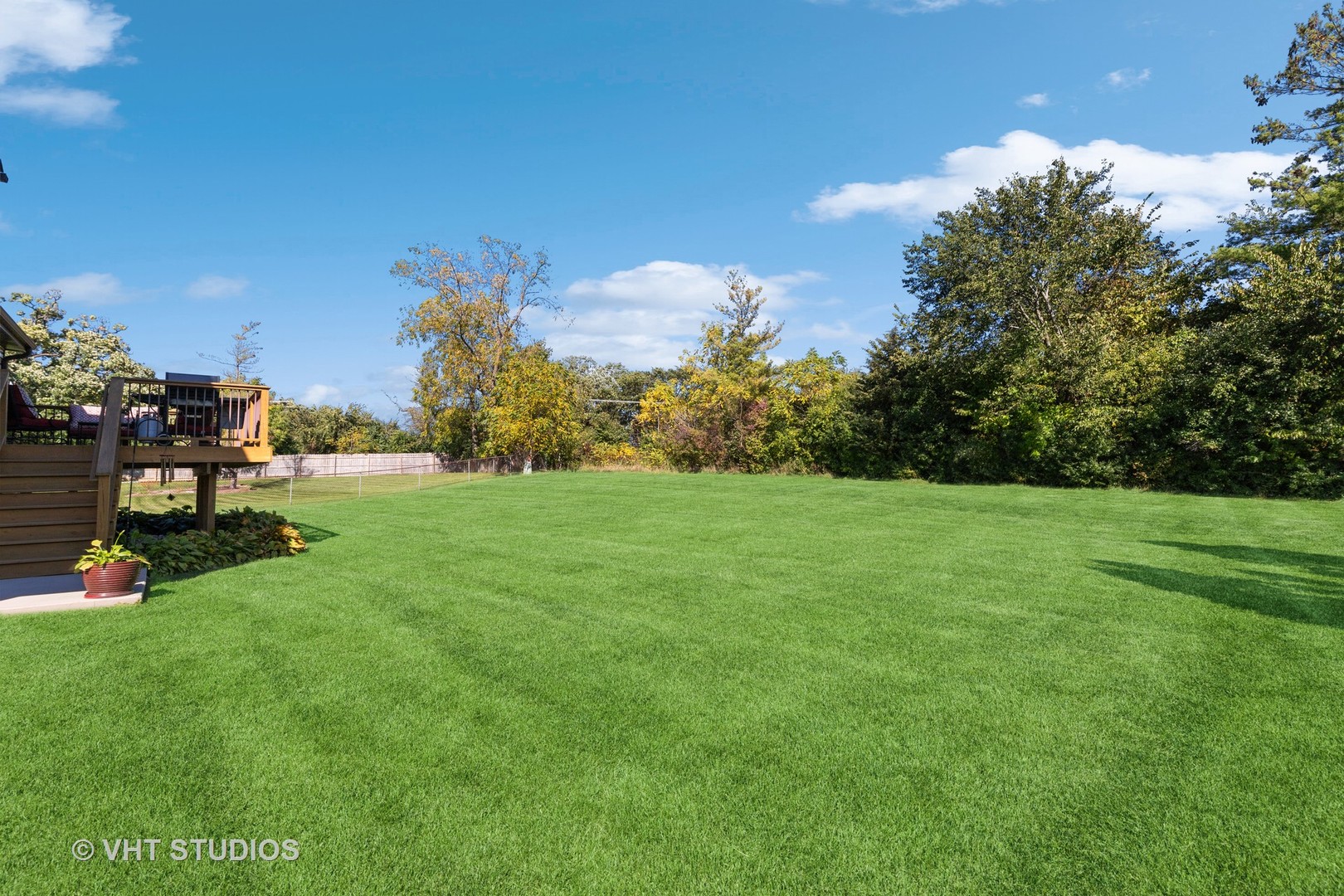 575 Forest View Road Lindenhurst, IL 60046 - Photo 18 of 21 a view of a park
