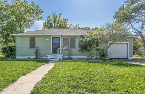 $1,400 | 1205 Ewing Street, Brenham, TX 77833