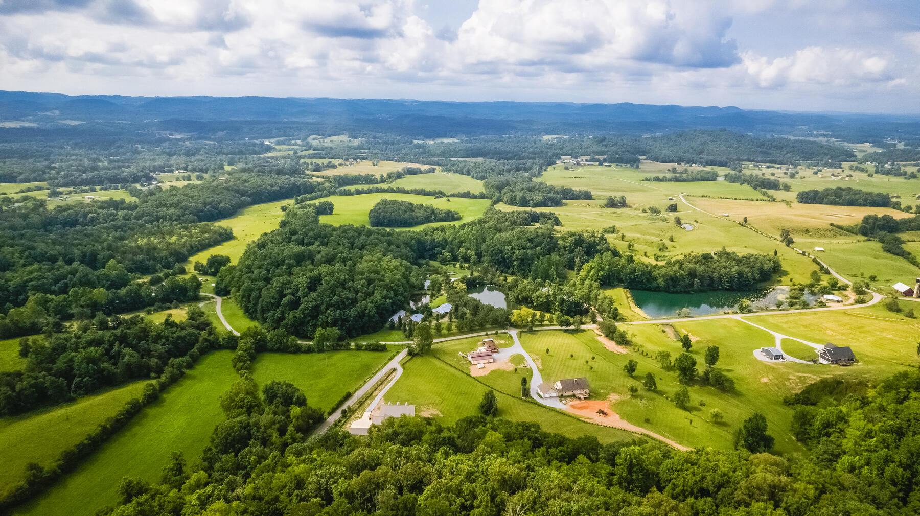 1145 Fodderstack Mountain Loop Greeneville, TN 37745 - Photo 3 of 11 104