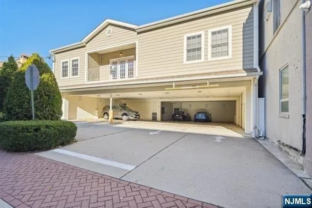 $3,375 | 683 Main Street, Hackensack, NJ 07601