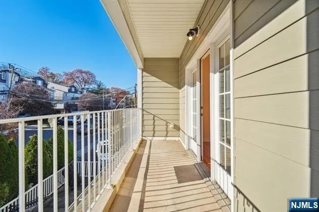 $3,375 | 683 Main Street, Hackensack, NJ 07601