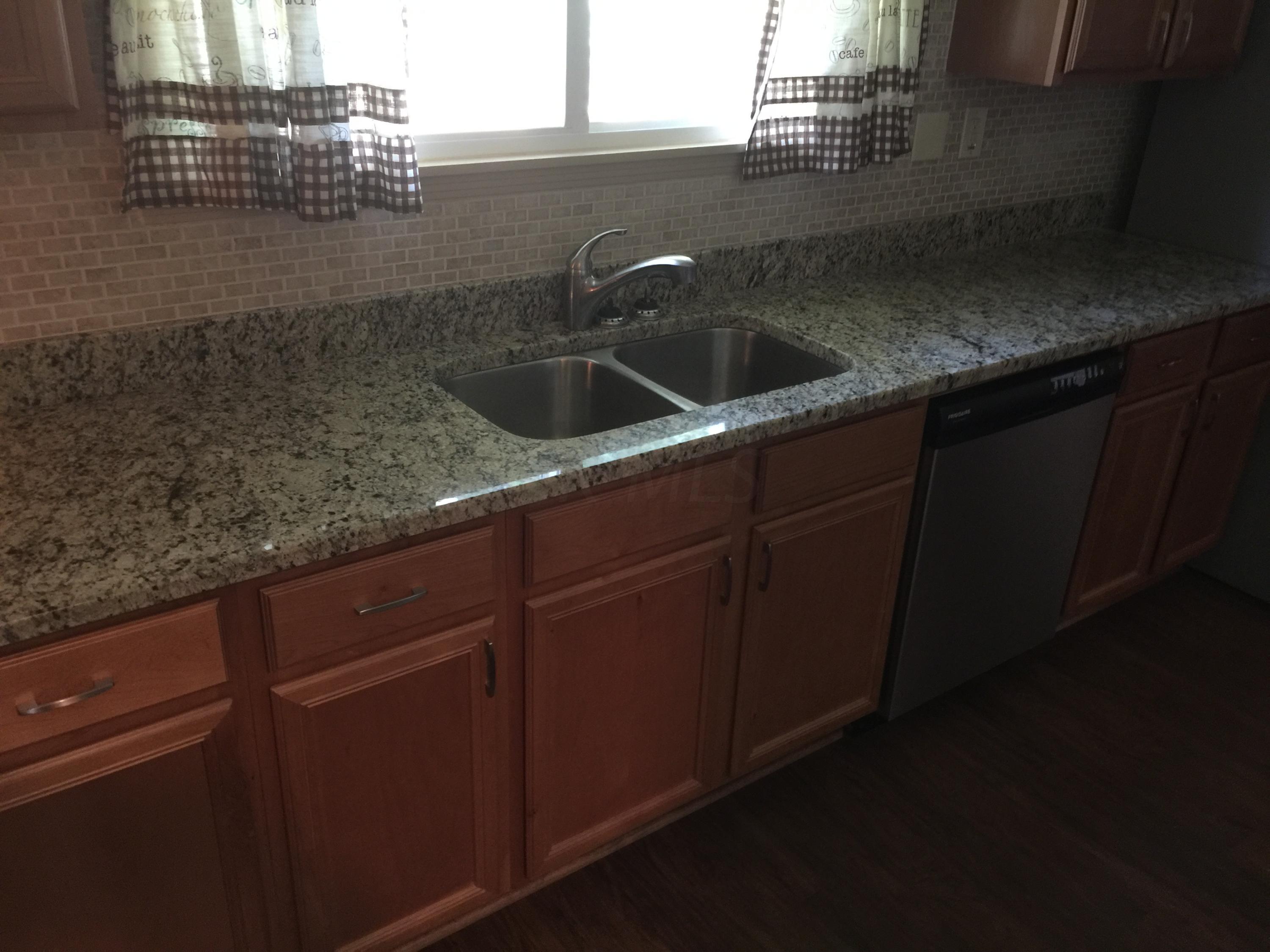 3630 South Hamilton Road Columbus, OH 43232 - Photo 6 of 29 Gallery Image 6