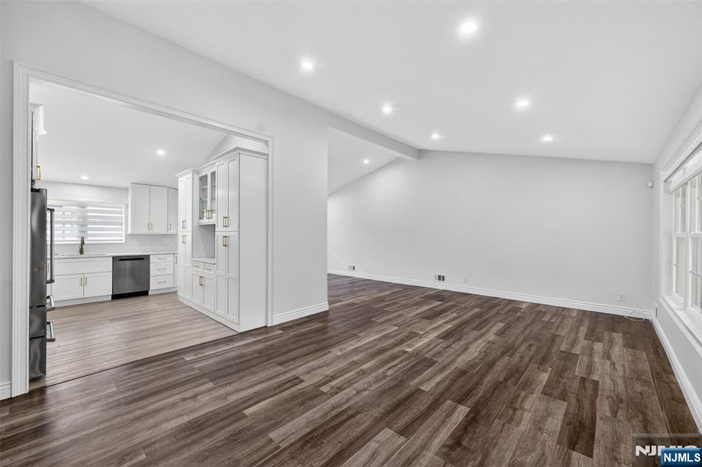 436 Ruckman Road Closter, NJ 07624 - Photo 6 of 33