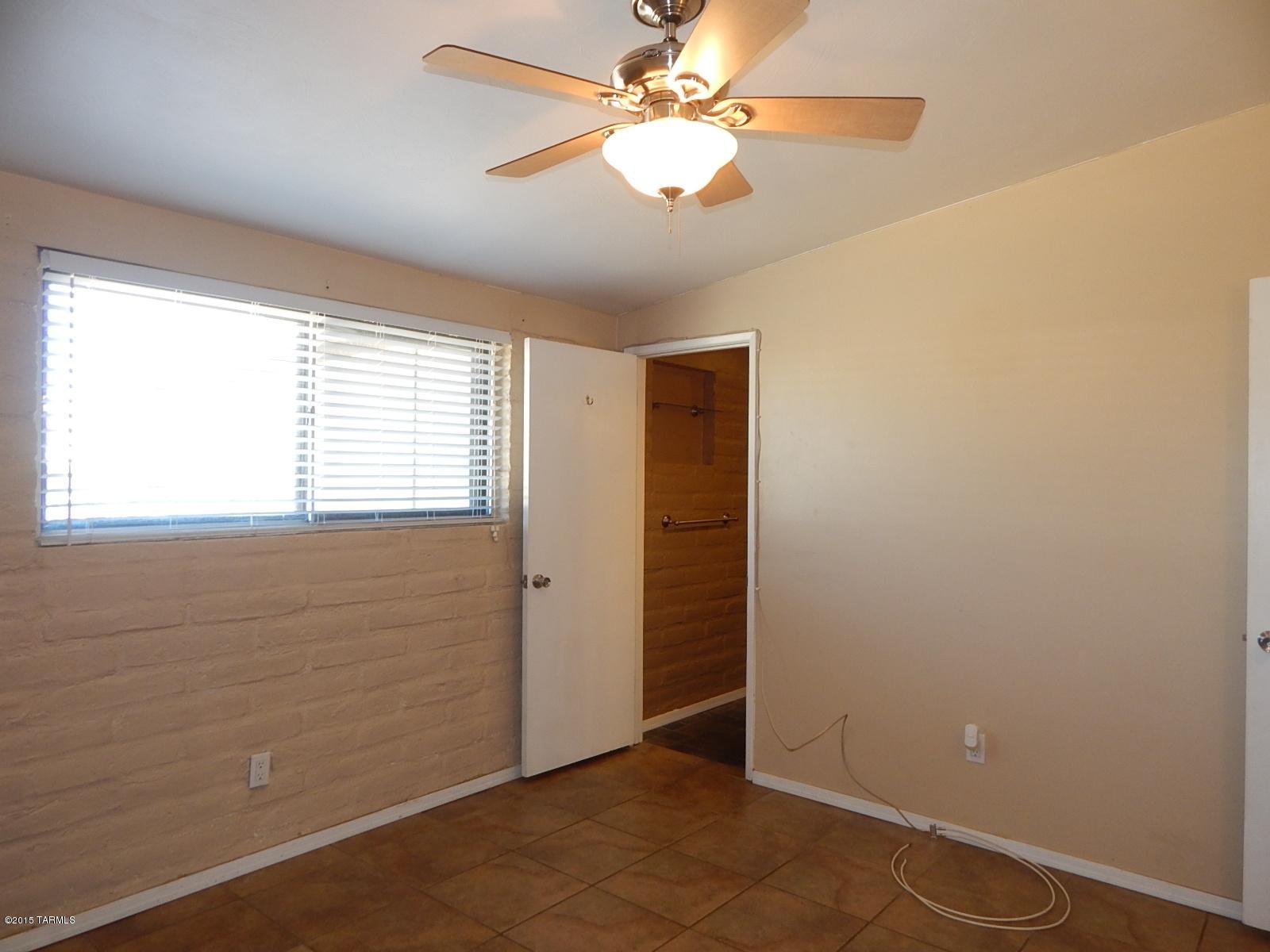 224 West Pastime Road Tucson, AZ 85705 - Photo 8 of 24