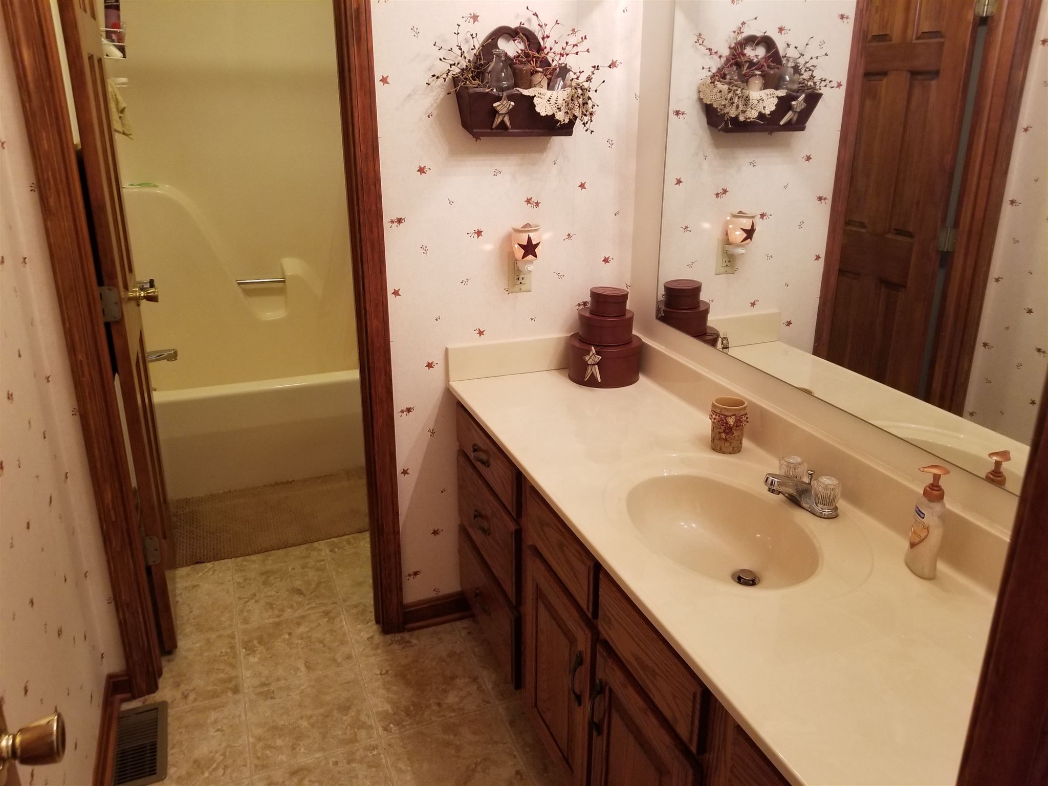 821 Durlin Road New Harmony, IN 47631 - Photo 11 of 24 Gallery Image 11