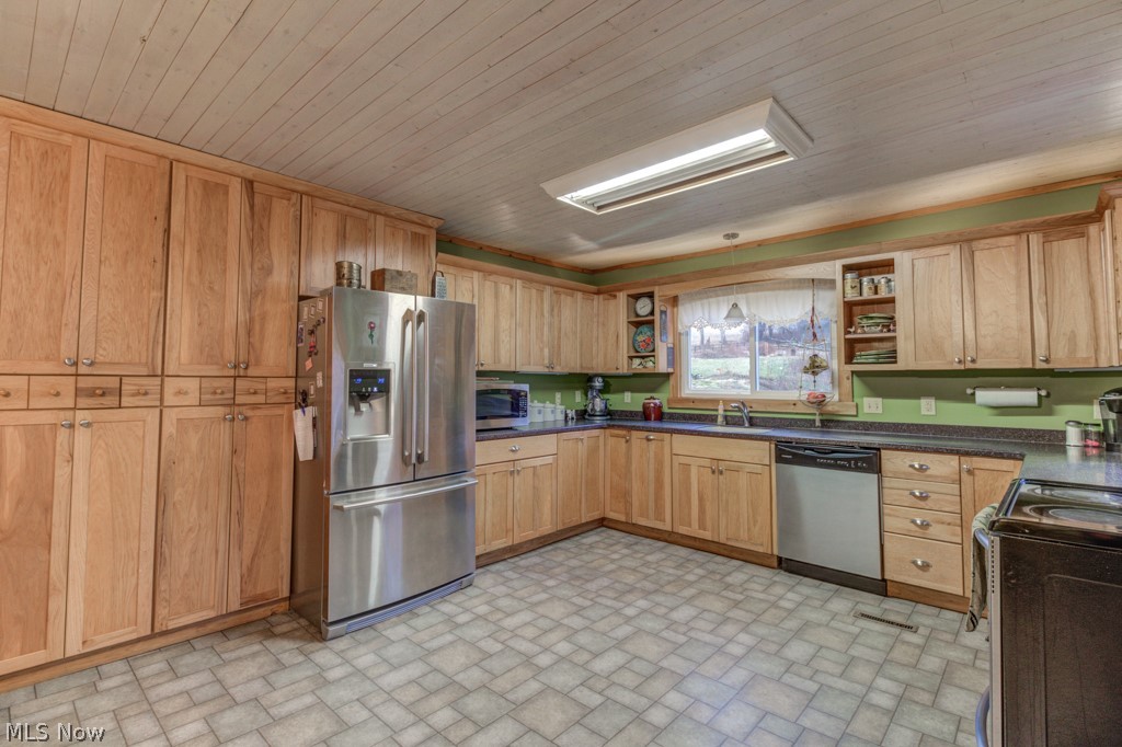 2024 Cactus Road Southwest Carrollton, OH 44615 - Photo 10 of 25 Gallery Image 10