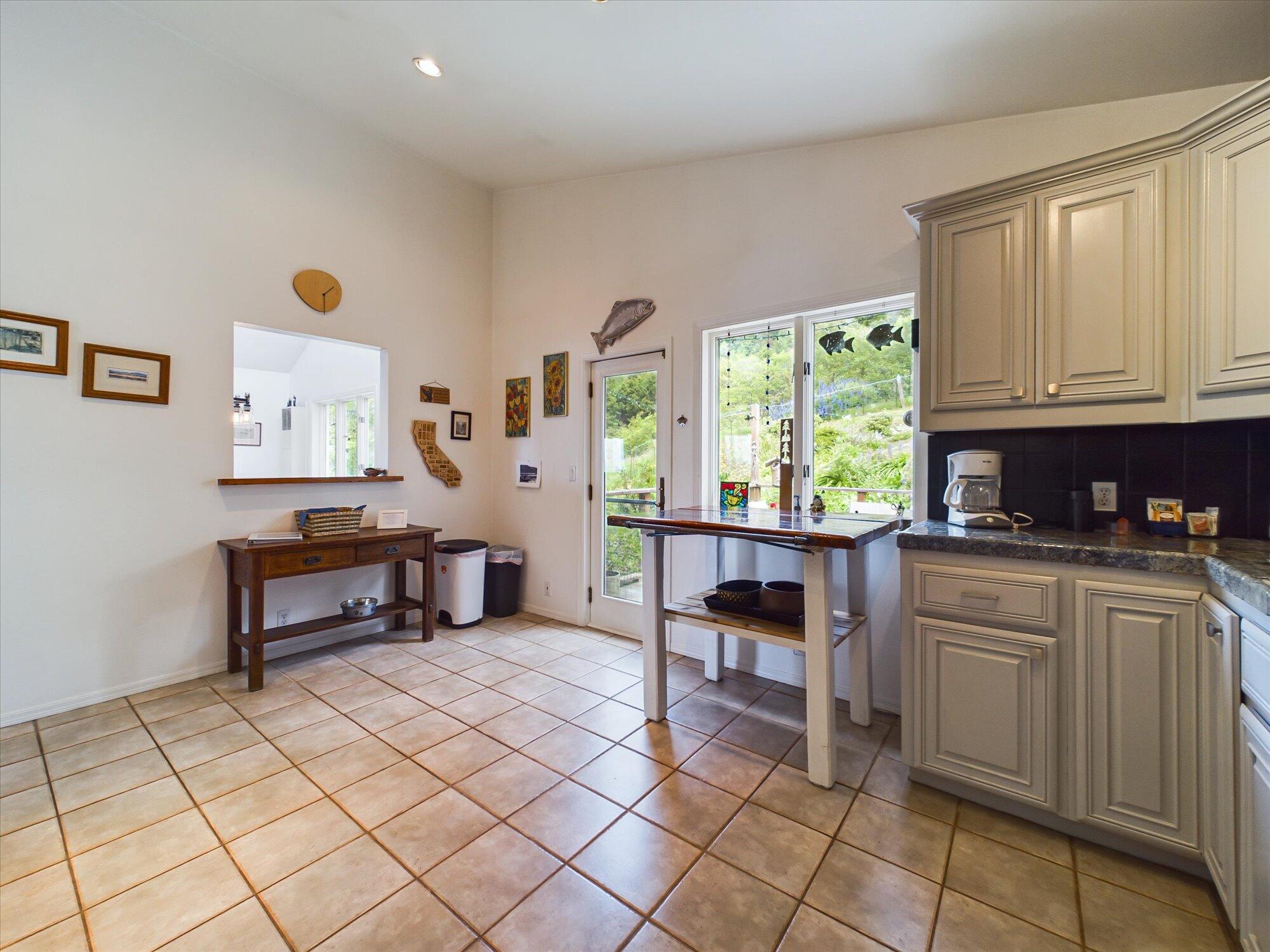 865 Beach Road Whitethorn, CA 95589 - Photo 24 of 60