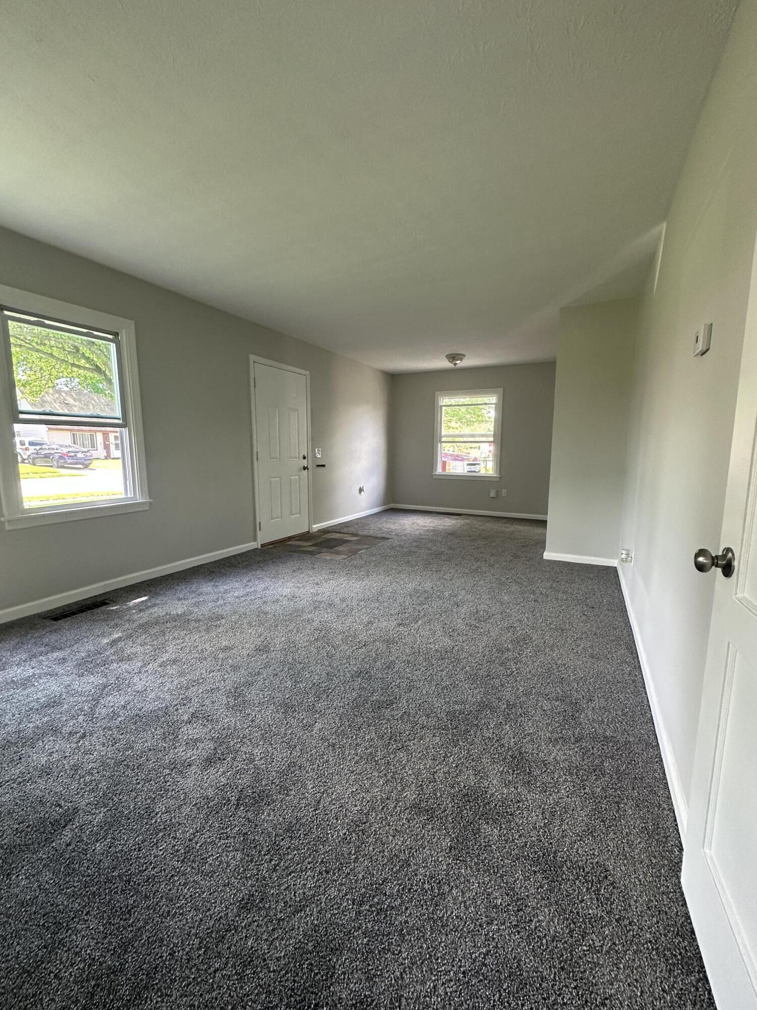 2050 South Hadley Road Springfield, OH 45505 - Photo 4 of 14 Gallery Image 4