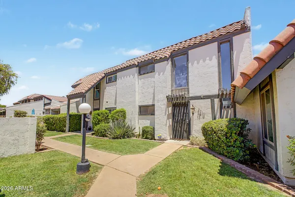 $405,000 | 2810 East Glenrosa Avenue, Unit 19, Phoenix, AZ 85016