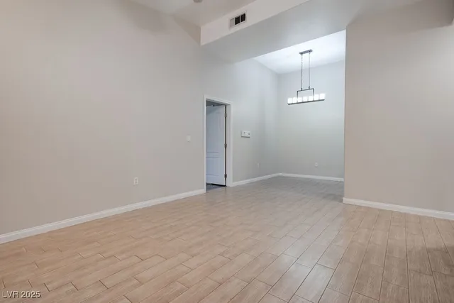 $1,850 | 2305 West Horizon Ridge Parkway, Unit 3323, Henderson, NV 89052