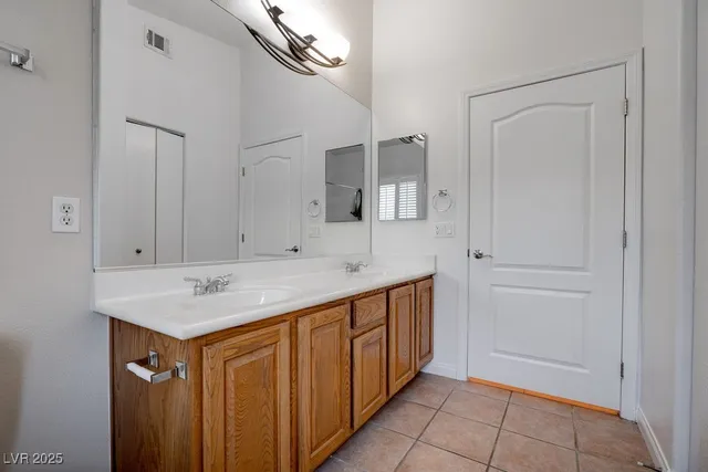 $1,850 | 2305 West Horizon Ridge Parkway, Unit 3323, Henderson, NV 89052