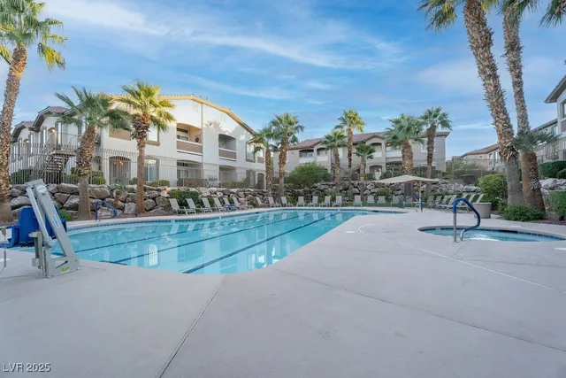 $1,850 | 2305 West Horizon Ridge Parkway, Unit 3323, Henderson, NV 89052