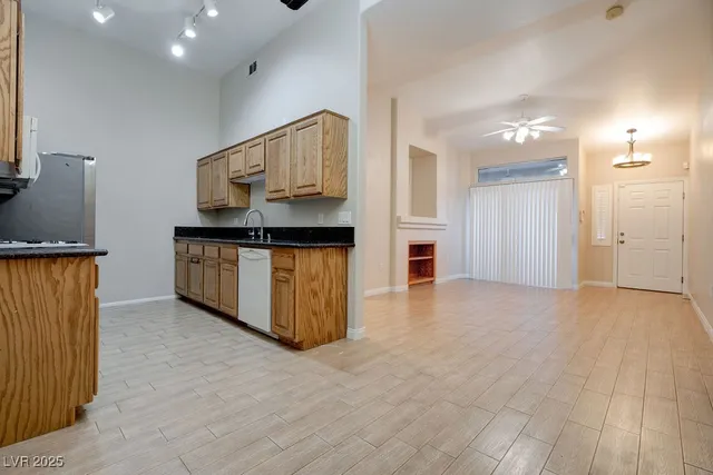 $1,850 | 2305 West Horizon Ridge Parkway, Unit 3323, Henderson, NV 89052