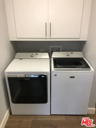 a close up view of washer and dryer