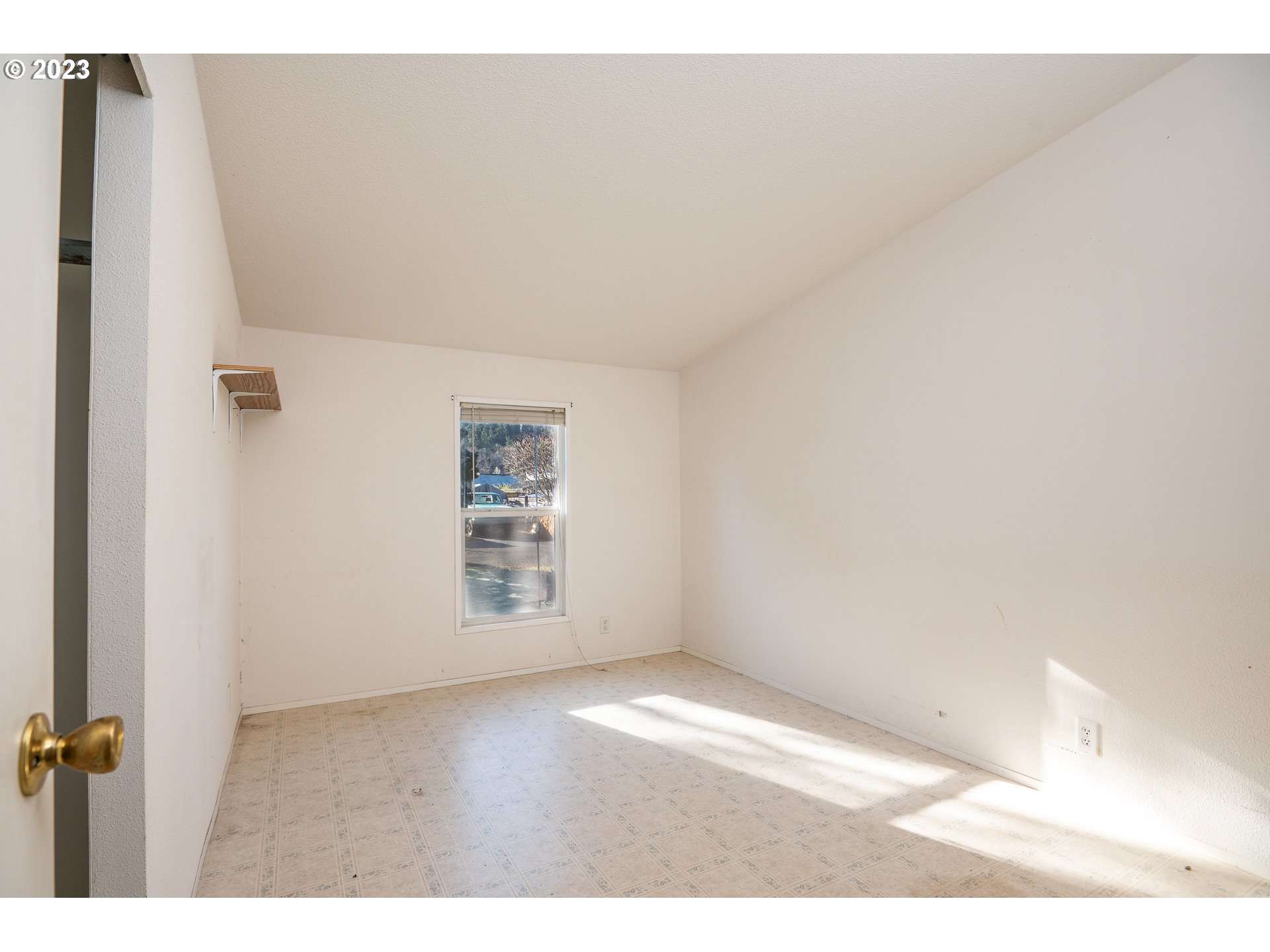 76367 Klohn Road Oakridge, OR 97463 - Photo 10 of 42 a view of an empty room