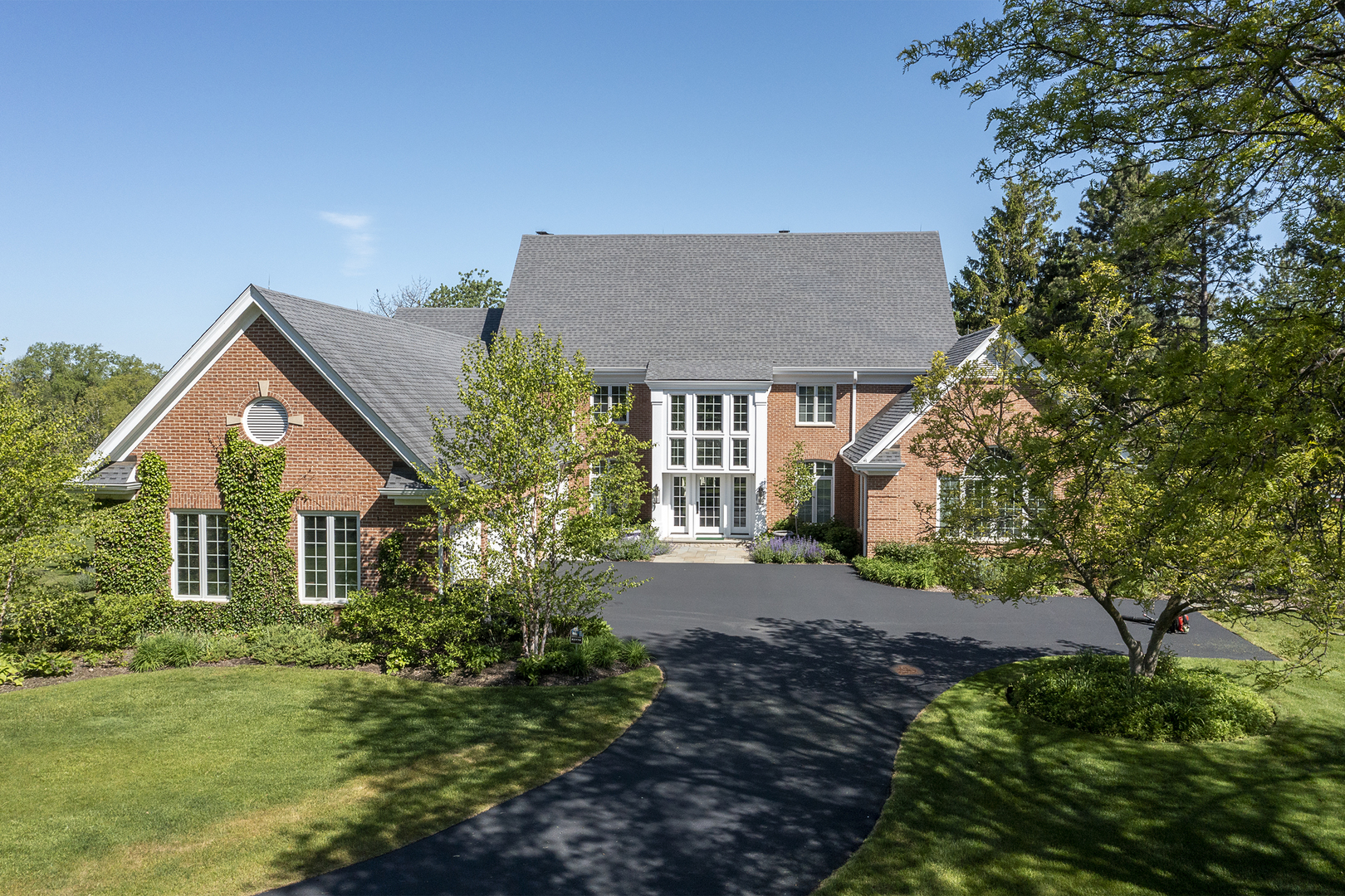 594 Windsor Circle Inverness, IL 60067 - Photo 1 of 8 Gallery Image 1