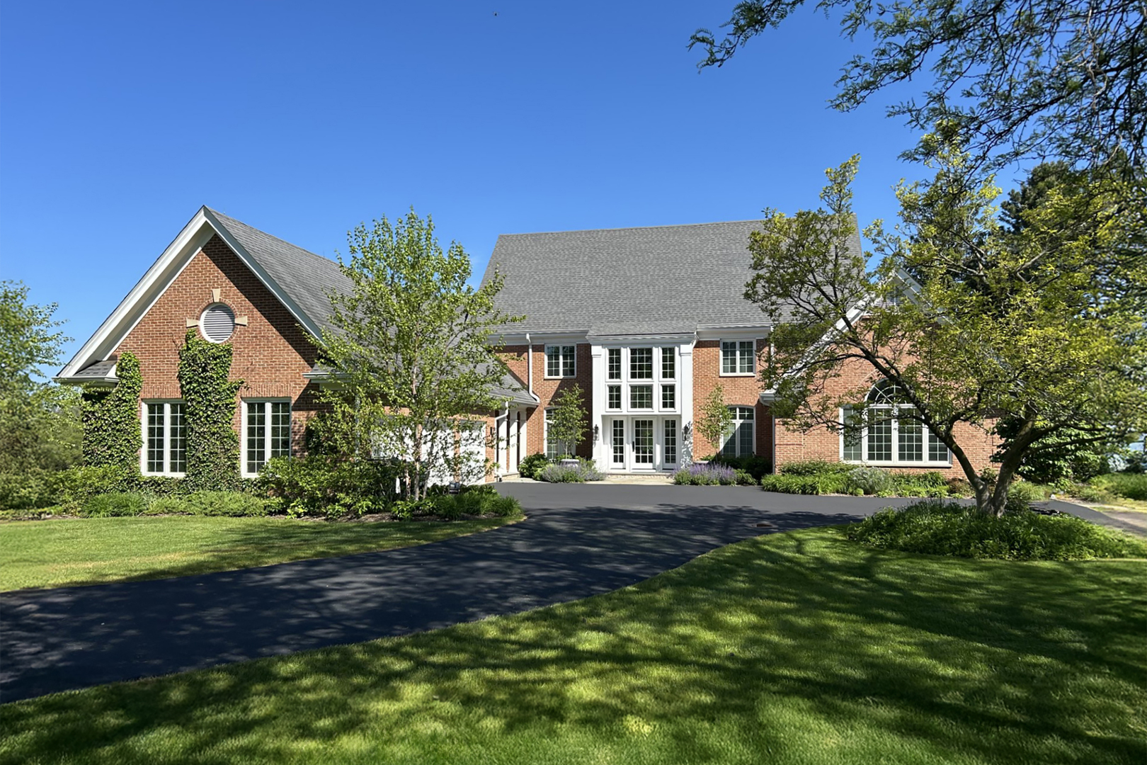 594 Windsor Circle Inverness, IL 60067 - Photo 2 of 8 Gallery Image 2