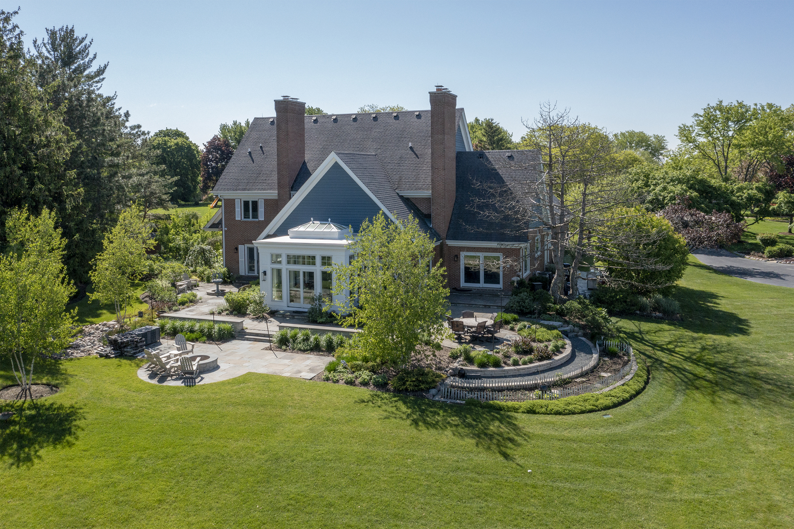 594 Windsor Circle Inverness, IL 60067 - Photo 6 of 8 Gallery Image 6