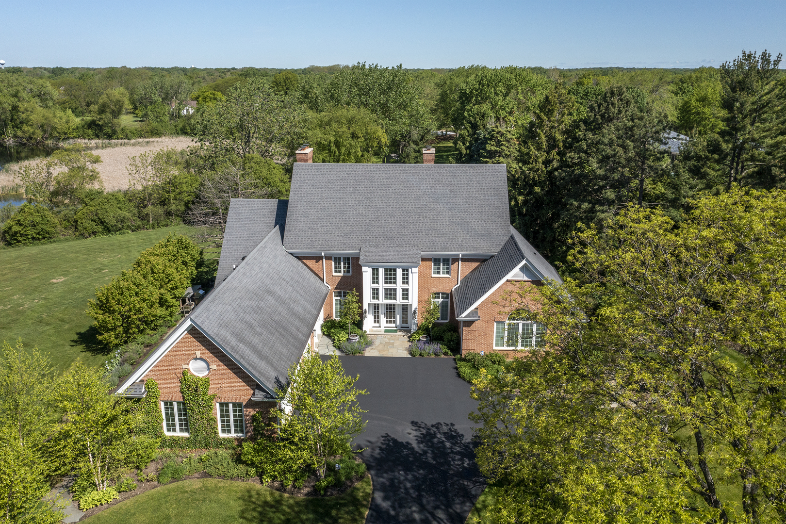 594 Windsor Circle Inverness, IL 60067 - Photo 8 of 8 Gallery Image 8