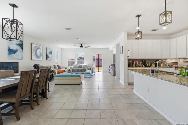 $440,000 | 412 Shadow Terrace, Universal City, TX 78148