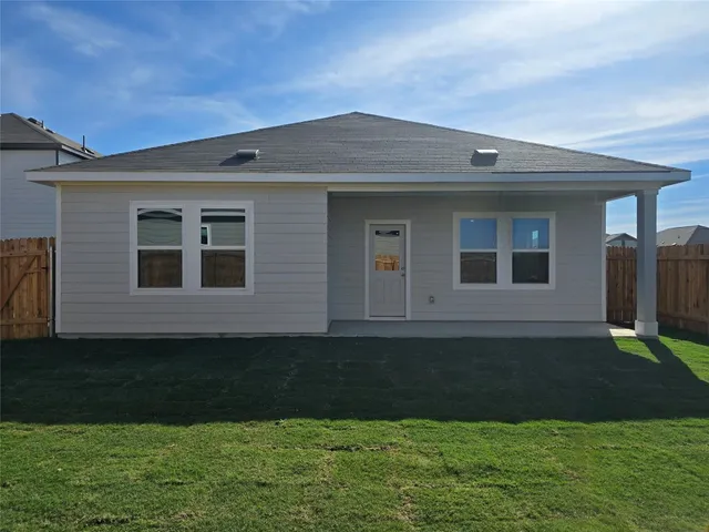 $1,895 | 209 Rodgers Road, Taylor, TX 76574