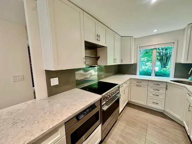 $2,700 | 1 Eaton Court, Unit 1, Amherst, MA 01002