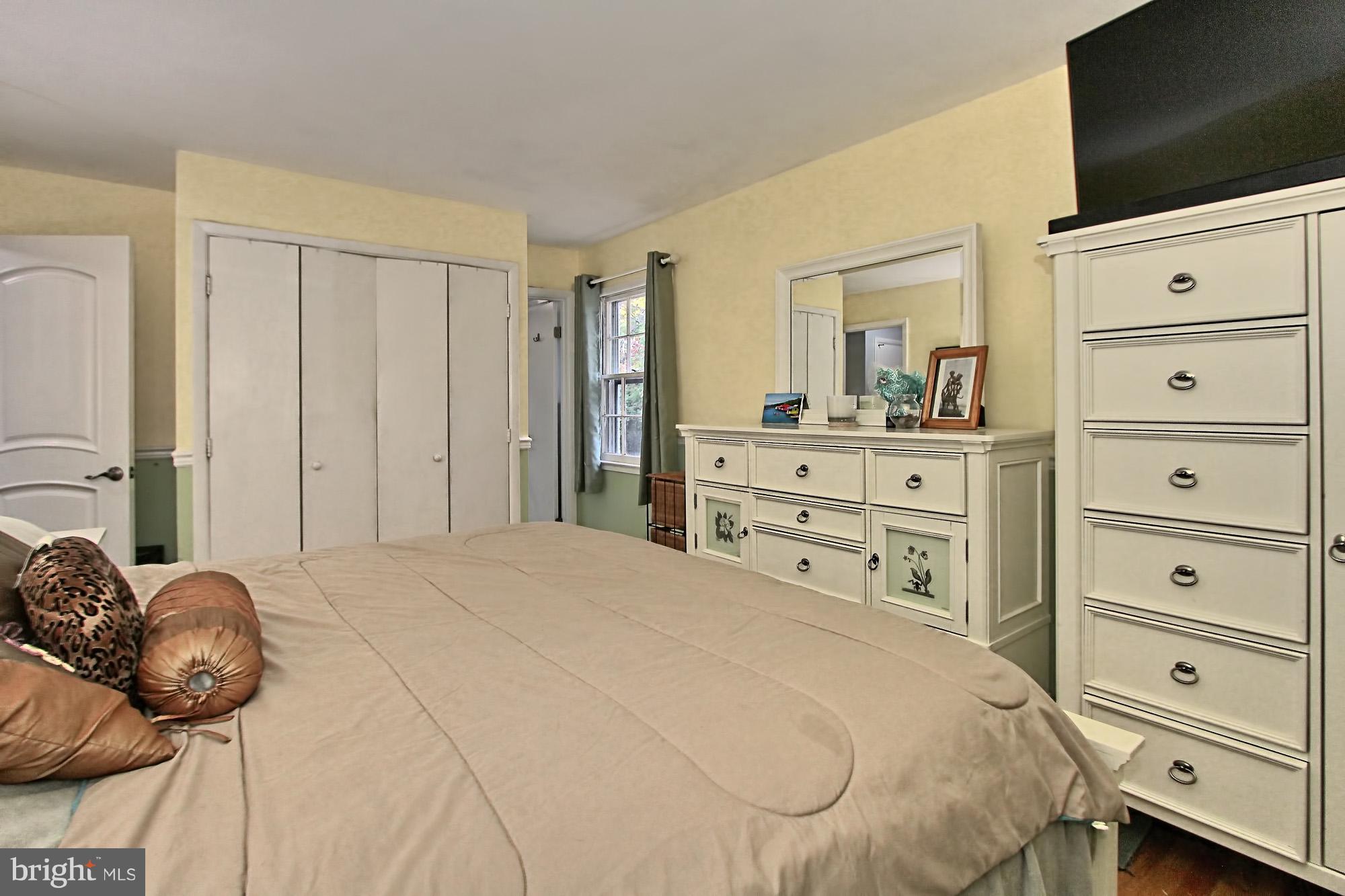 7910 Greeley Boulevard Springfield, VA 22152 - Photo 15 of 29 Chair rail and quality door for privacy