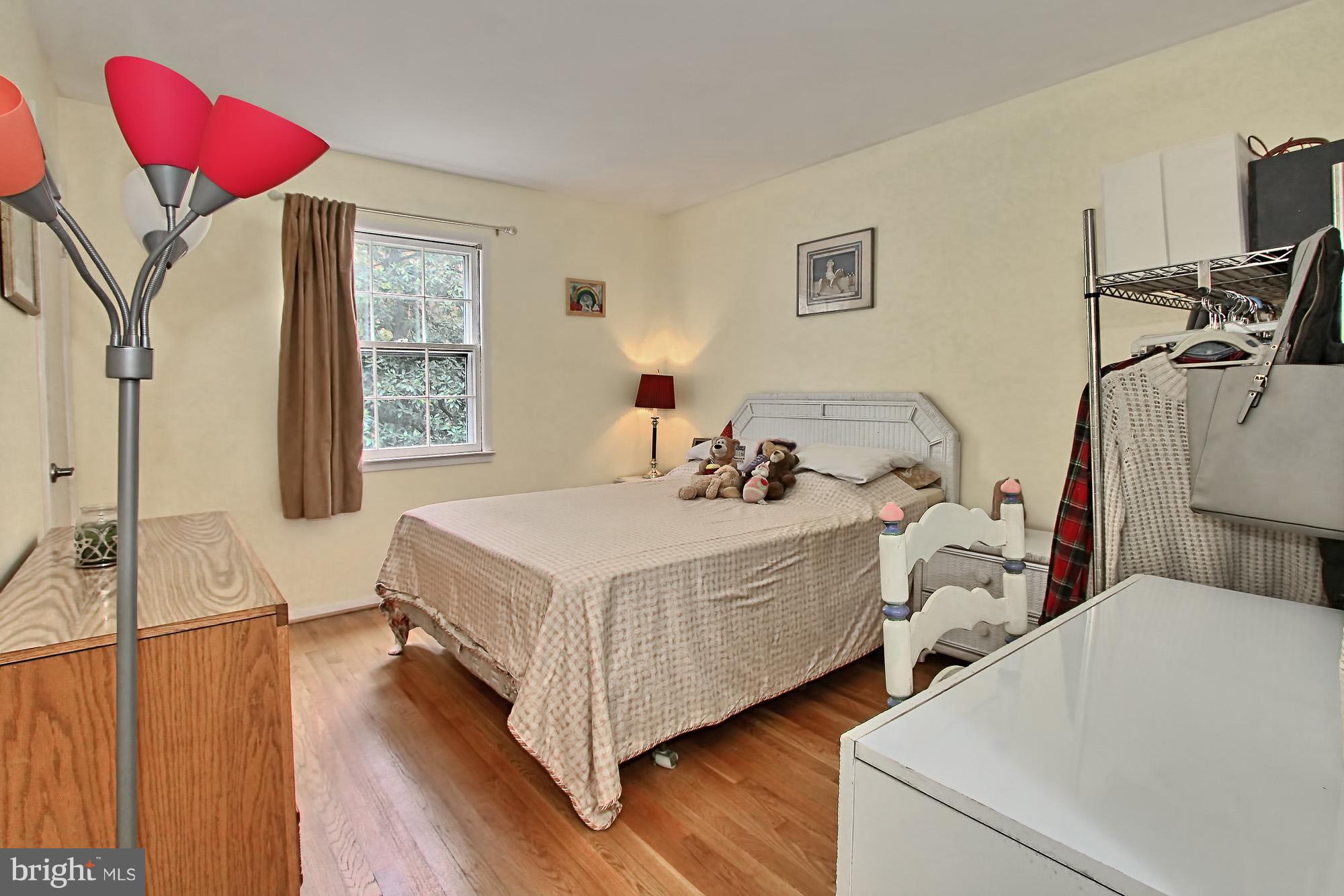 7910 Greeley Boulevard Springfield, VA 22152 - Photo 17 of 29 3rd bedroom is also sunny and roomy