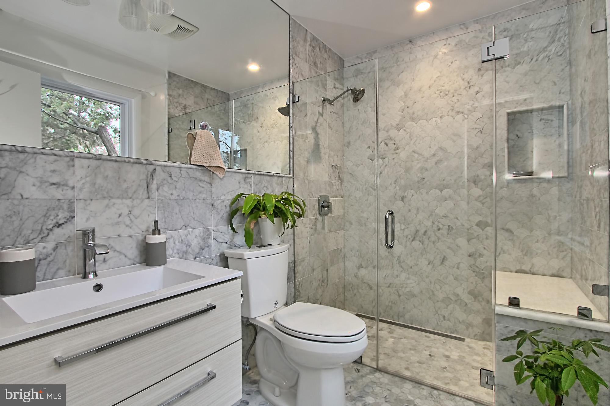 7910 Greeley Boulevard Springfield, VA 22152 - Photo 4 of 29 New, luxury marble bath