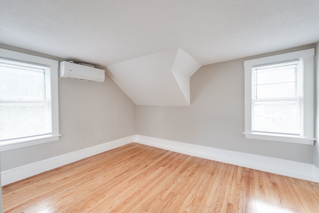 257 Redlands Street Springfield, MA 01104 - Photo 16 of 21