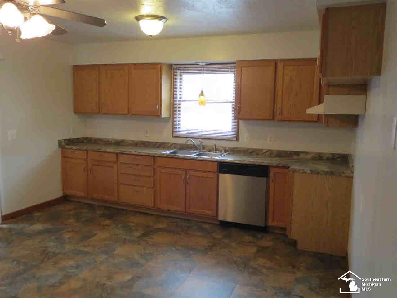 1538 South Custer Road Monroe, MI 48161 - Photo 4 of 15