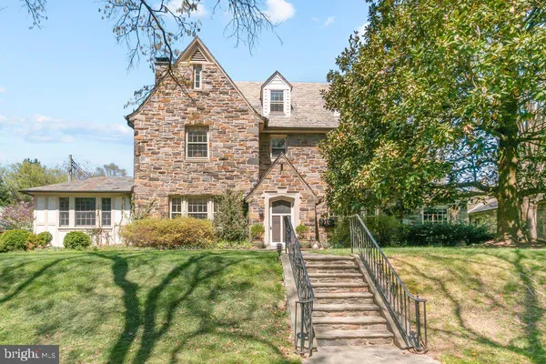 $924,000 | 2 East Highfield Road, Baltimore, MD 21218