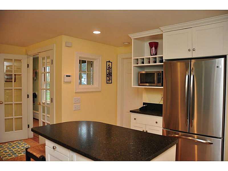 9 Sea Cove Road Cumberland, ME 04110 - Photo 6 of 23 Kitchen.