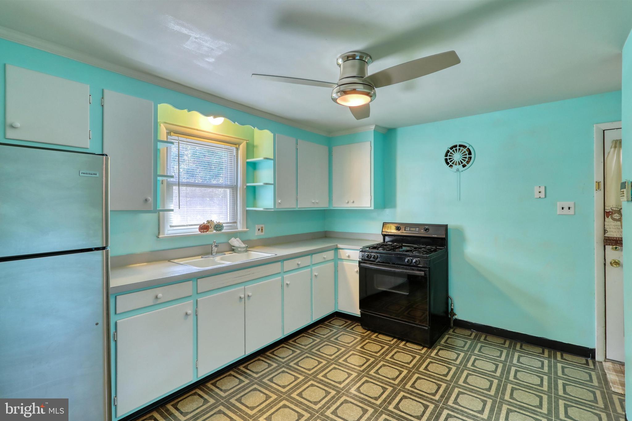 322 Peyton Road York, PA 17403 - Photo 8 of 26 Gallery Image 8