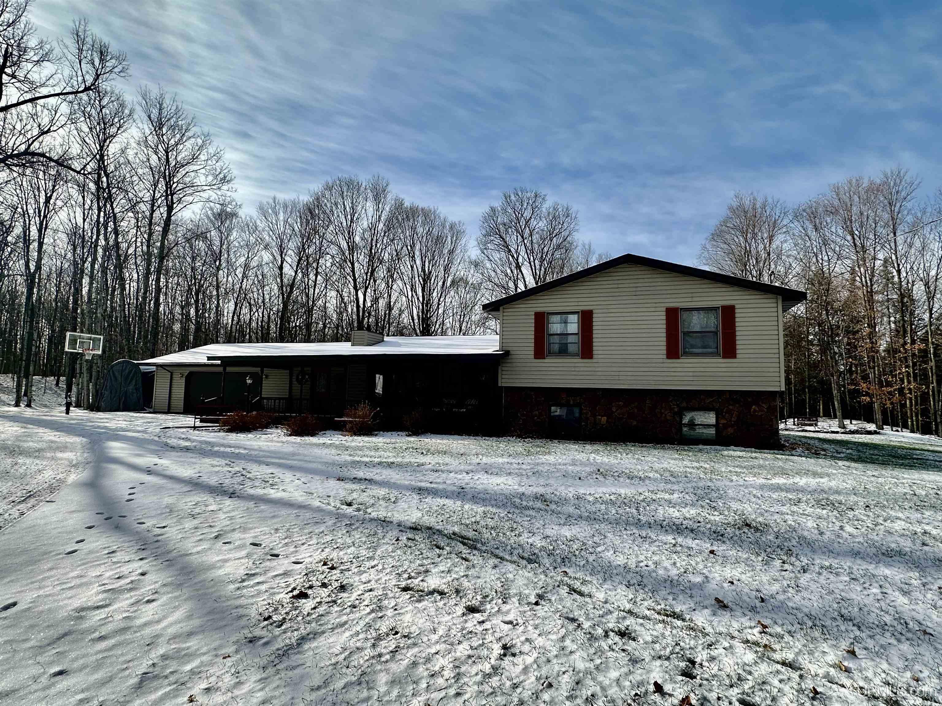 N15051 Arkens Rd H Carney, MI 49812 - Photo 1 of 21