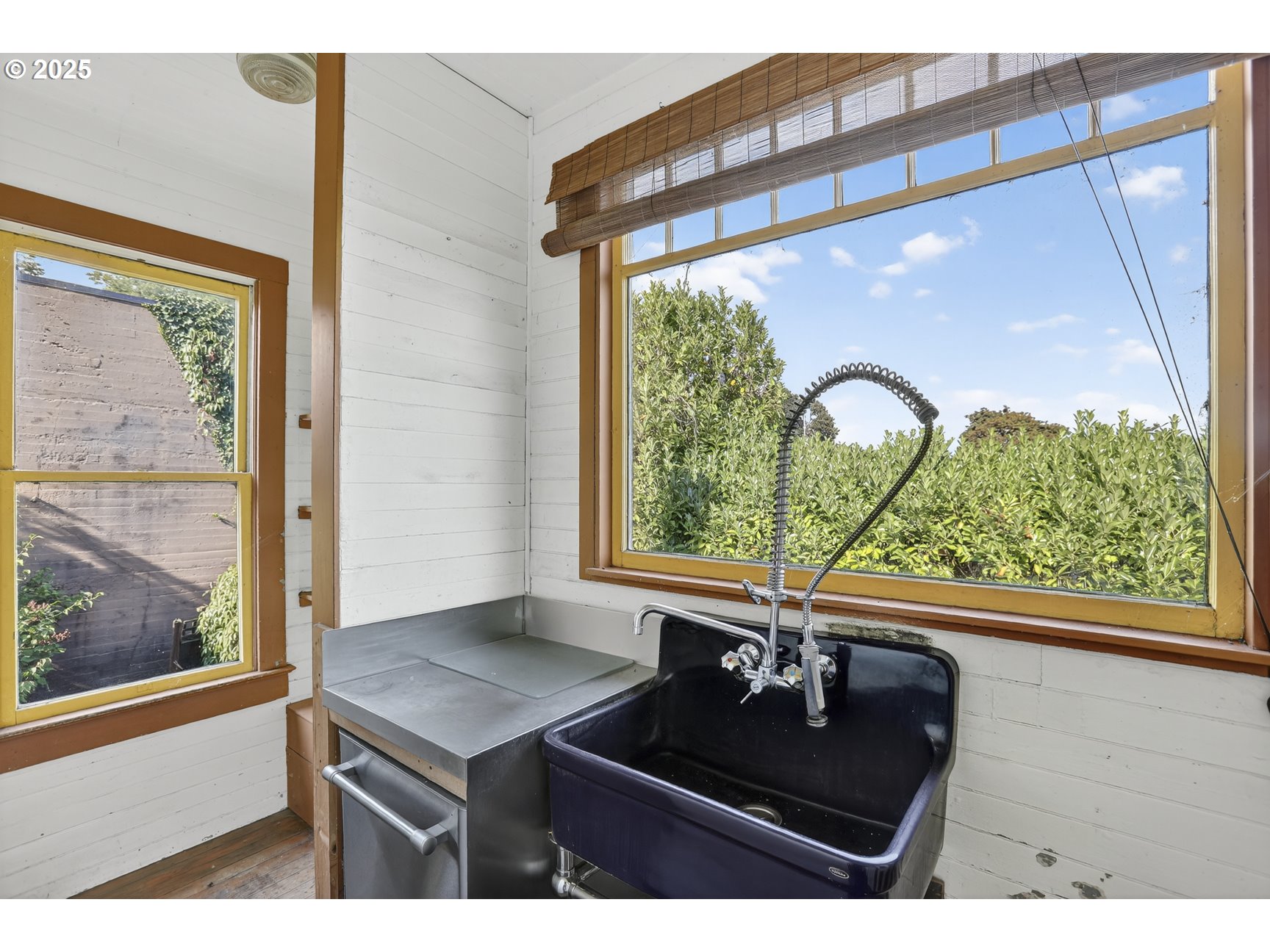 280 South 1st Street St. Helens, OR 97051 - Photo 14 of 41 a view of a living room and a floor to ceiling window