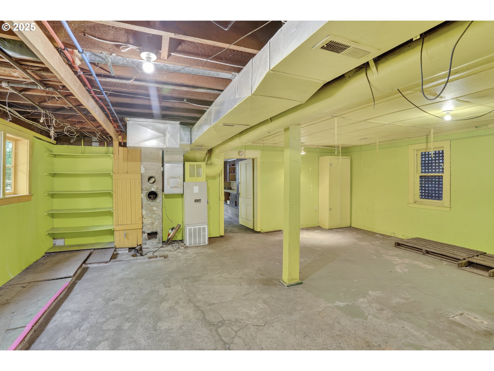 280 South 1st Street St. Helens, OR 97051 - Photo 24 of 41 a view of a room with gym equipment
