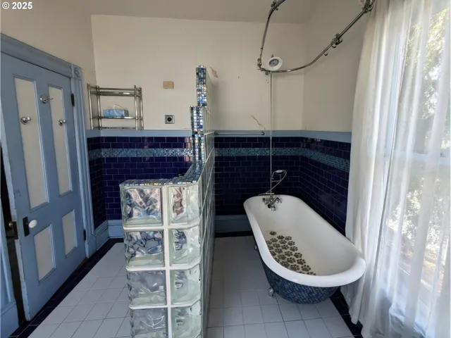 $450,000 | 280 South 1st Street, St. Helens, OR 97051