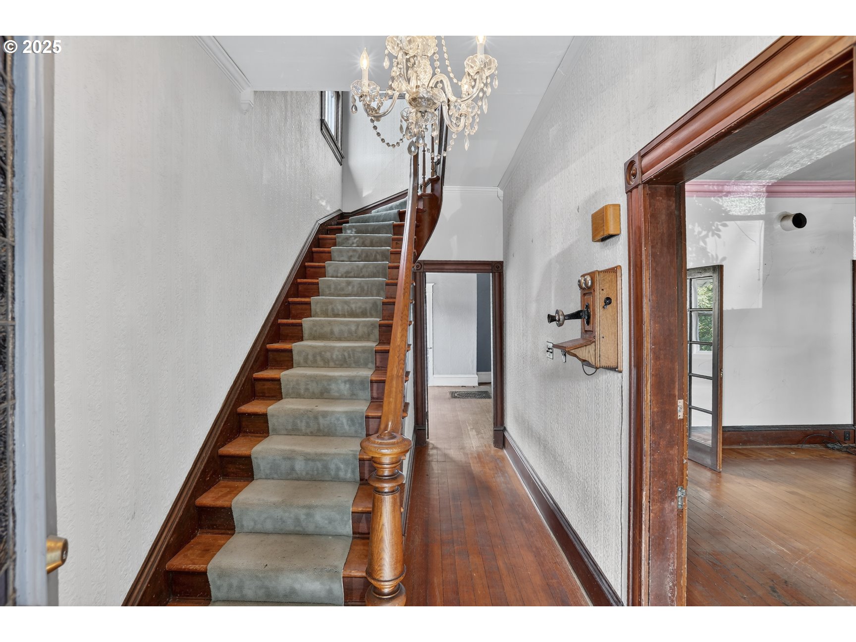 280 South 1st Street St. Helens, OR 97051 - Photo 4 of 41 a view of entryway with wooden floor