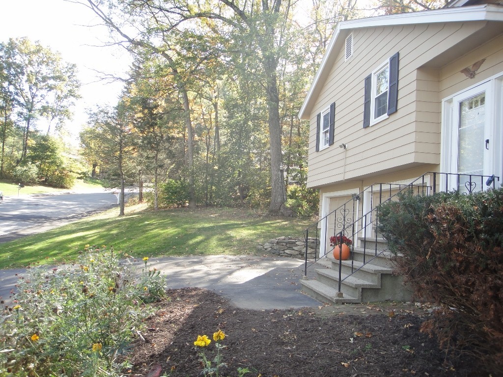 83 Crosby Road Marlborough, MA 01752 - Photo 19 of 25 Gallery Image 19